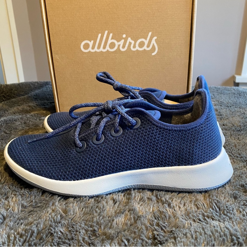 allbirds Tree Runner men’s in marine blue and blizzard. New with box - Picture 6 of 8
